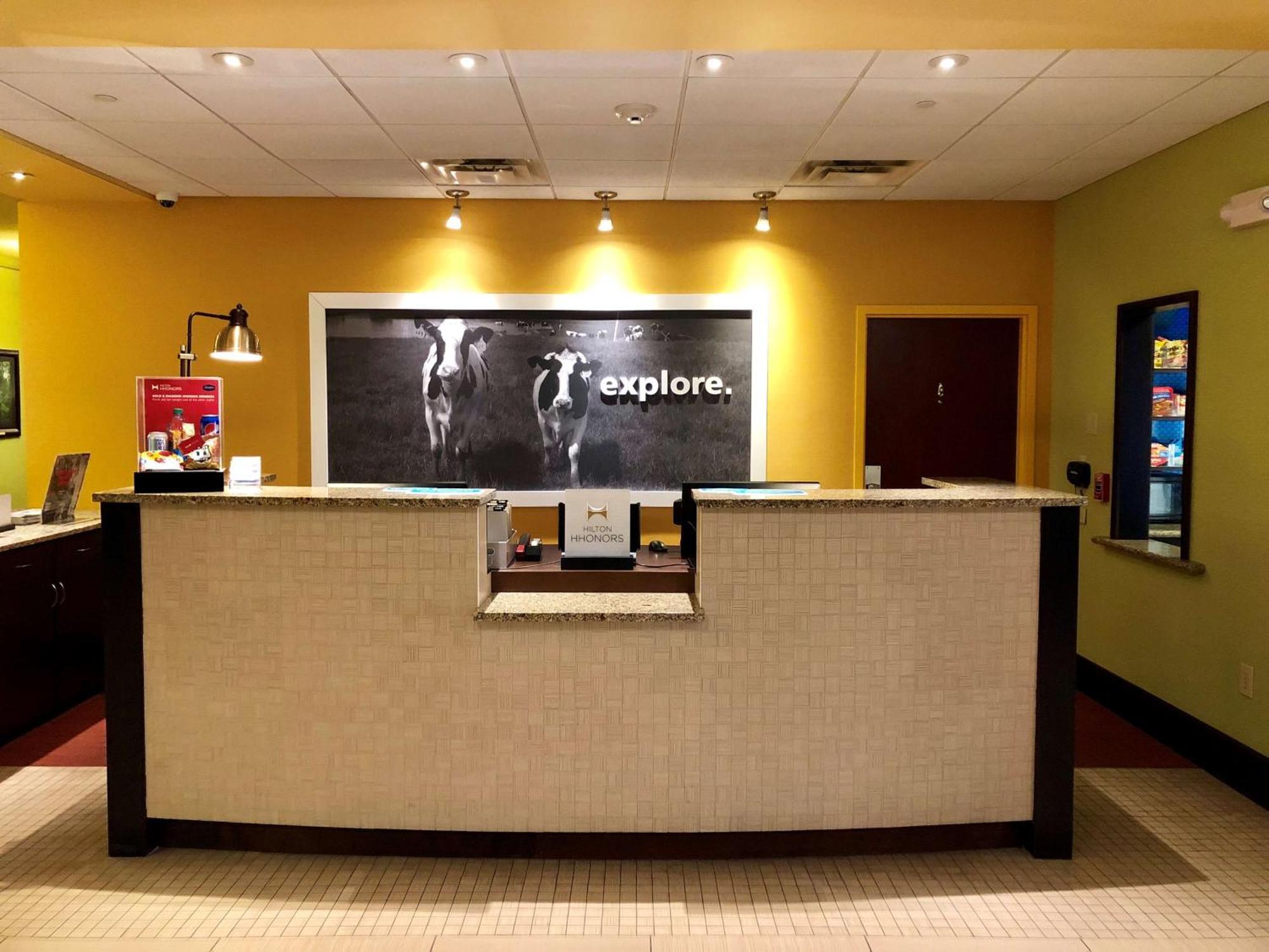 Hampton Inn And Suites Woodstock, Virginia Eksteriør billede